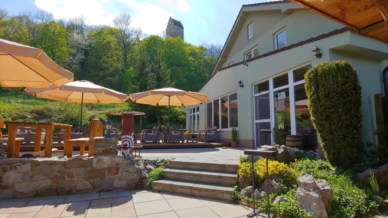 Topoľčany Pod Hradom Restaurant & Pension מראה חיצוני תמונה