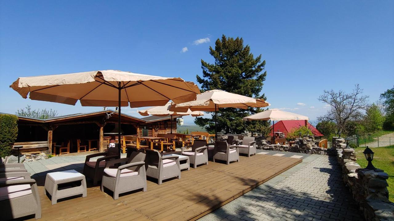 Topoľčany Pod Hradom Restaurant & Pension מראה חיצוני תמונה