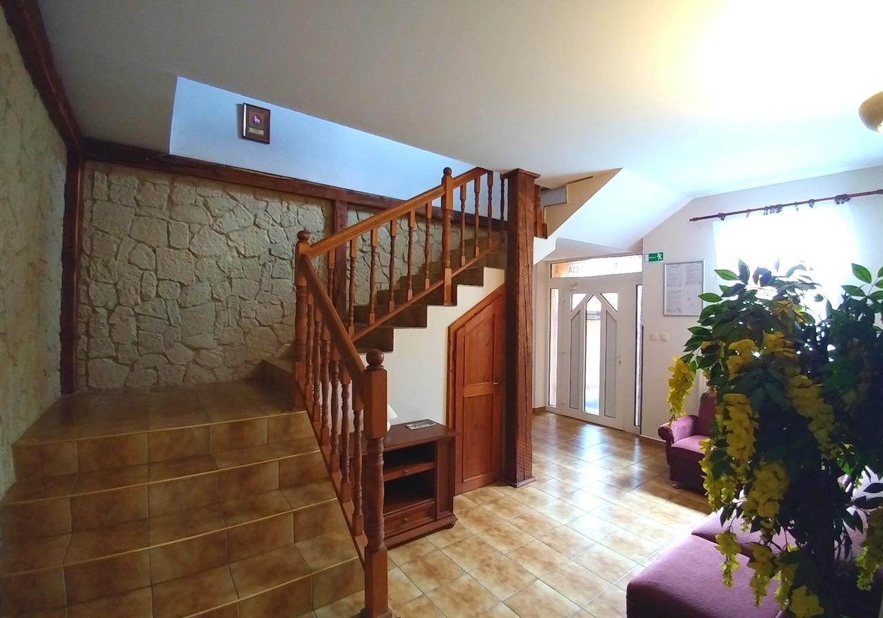 Topoľčany Pod Hradom Restaurant & Pension מראה חיצוני תמונה