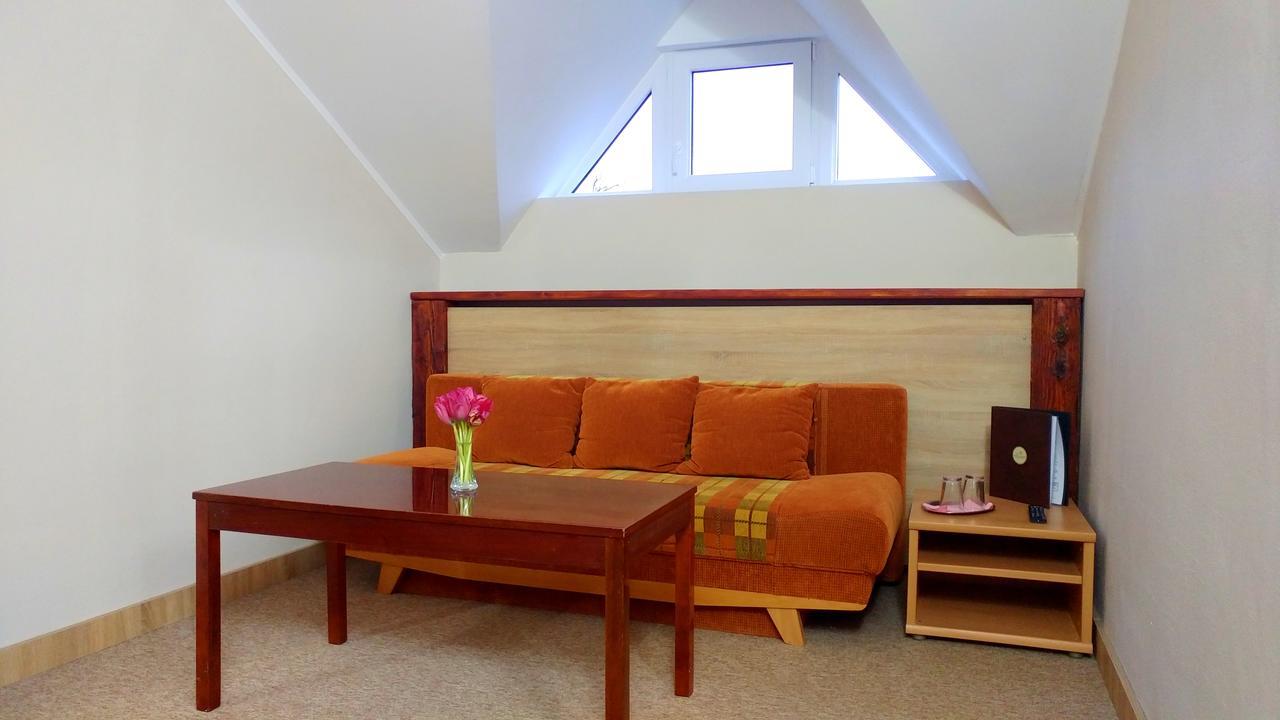 Topoľčany Pod Hradom Restaurant & Pension מראה חיצוני תמונה