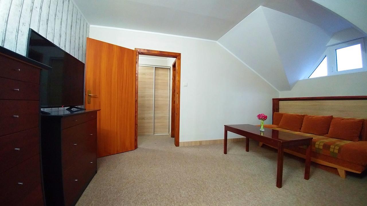 Topoľčany Pod Hradom Restaurant & Pension מראה חיצוני תמונה