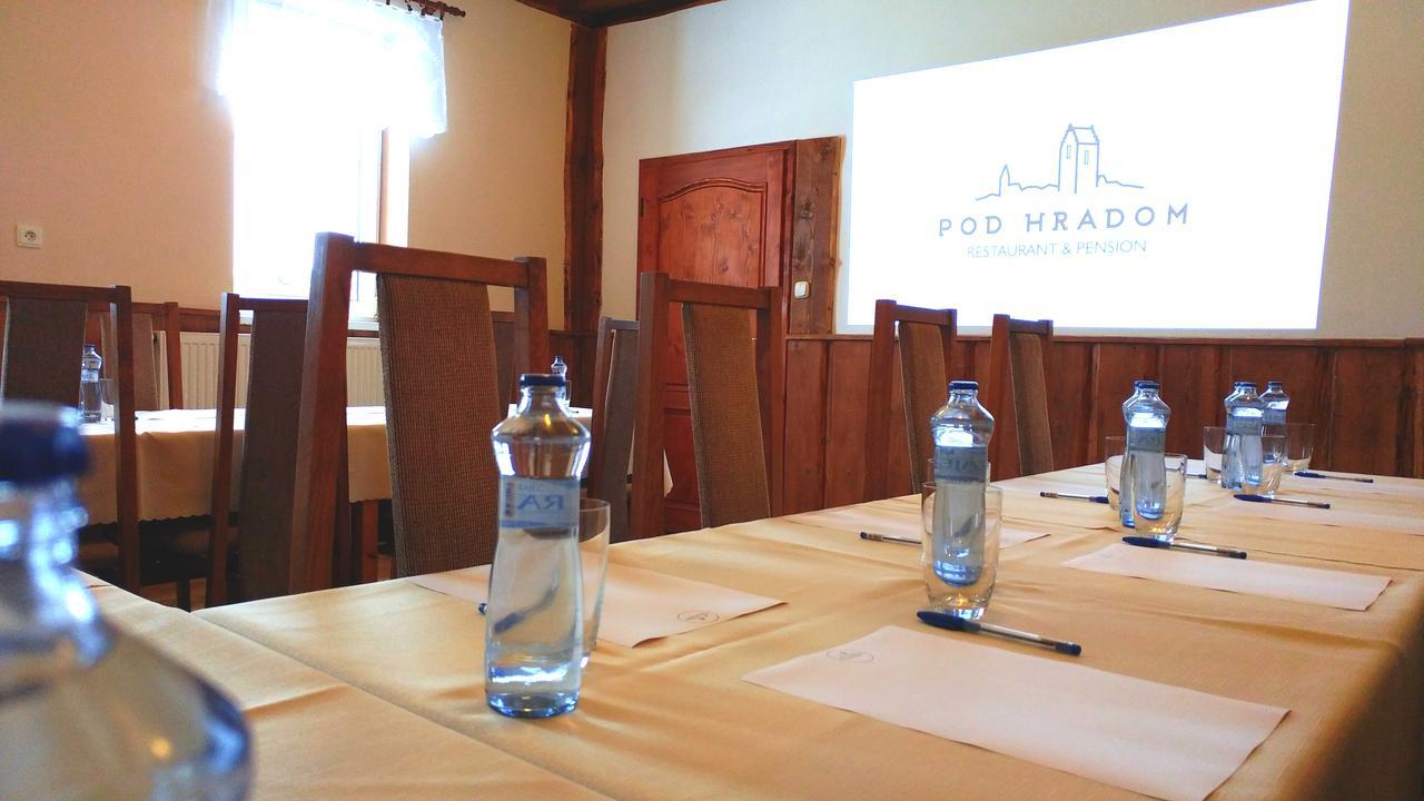 Topoľčany Pod Hradom Restaurant & Pension מראה חיצוני תמונה